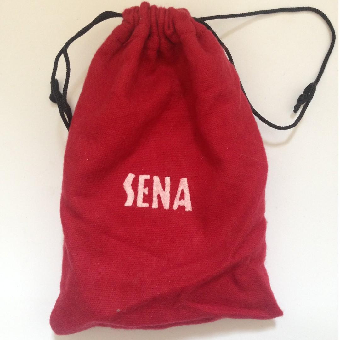 Sena iphone 5s leather case (Category: Others) located in Manila. Submitted by tinseyra (Listing ID 247114814, Image 3). Description: Used, Sena leather iphone 4s case- color red.