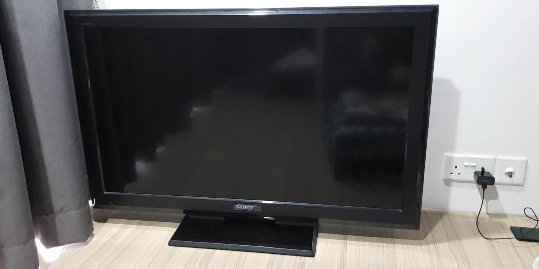 Sony TV (model KLV40S550A), TV & Home Appliances, TV & Entertainment