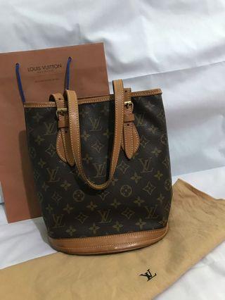 Louis Vuitton Petit Bucket Monogram bag