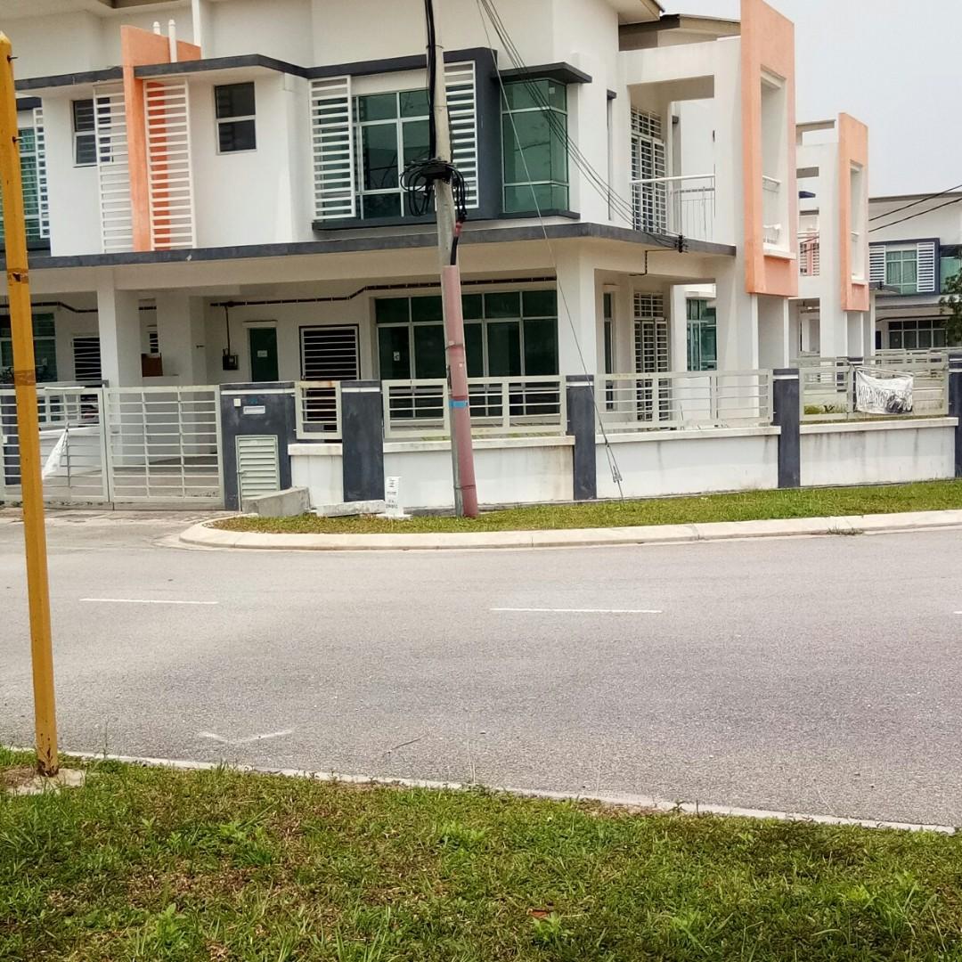 Big Corner House In Hillpark, Puncak Alam, Next To Saujana Utama, Cheap