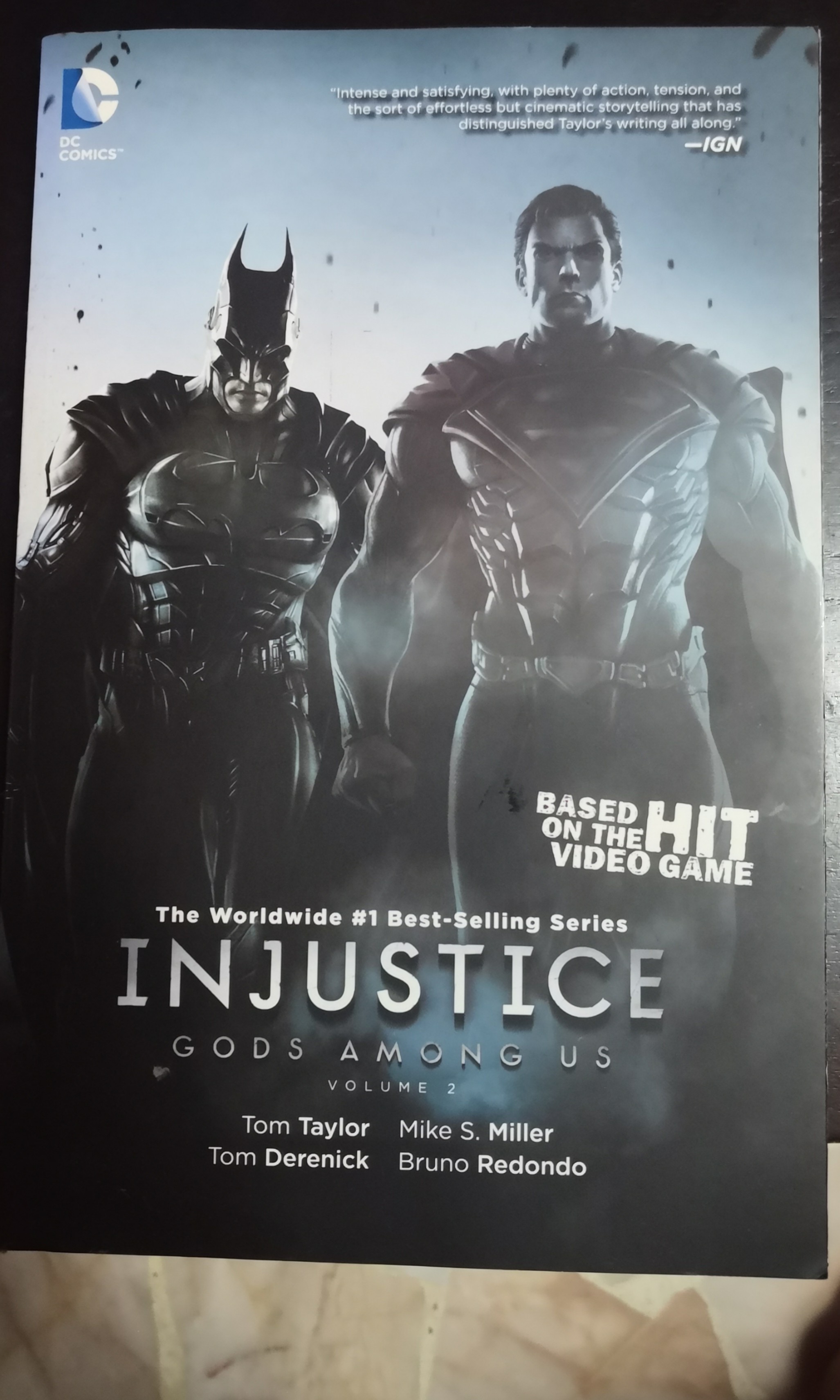 DC: Injustice Year 1, vol 1 & 2, Hobbies & Toys, Memorabilia ...