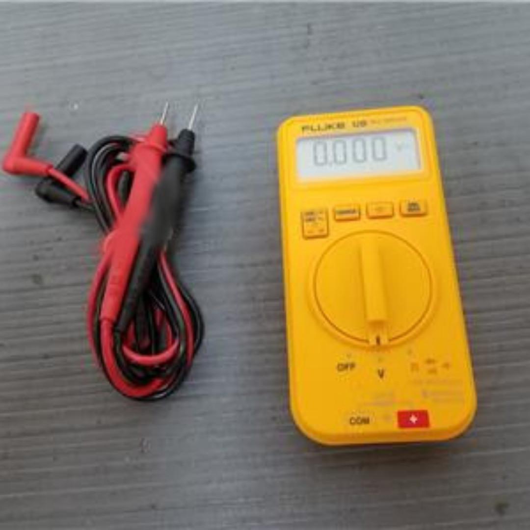 FLUKE 12B Multimeter, Furniture & Home Living, Security & Locks