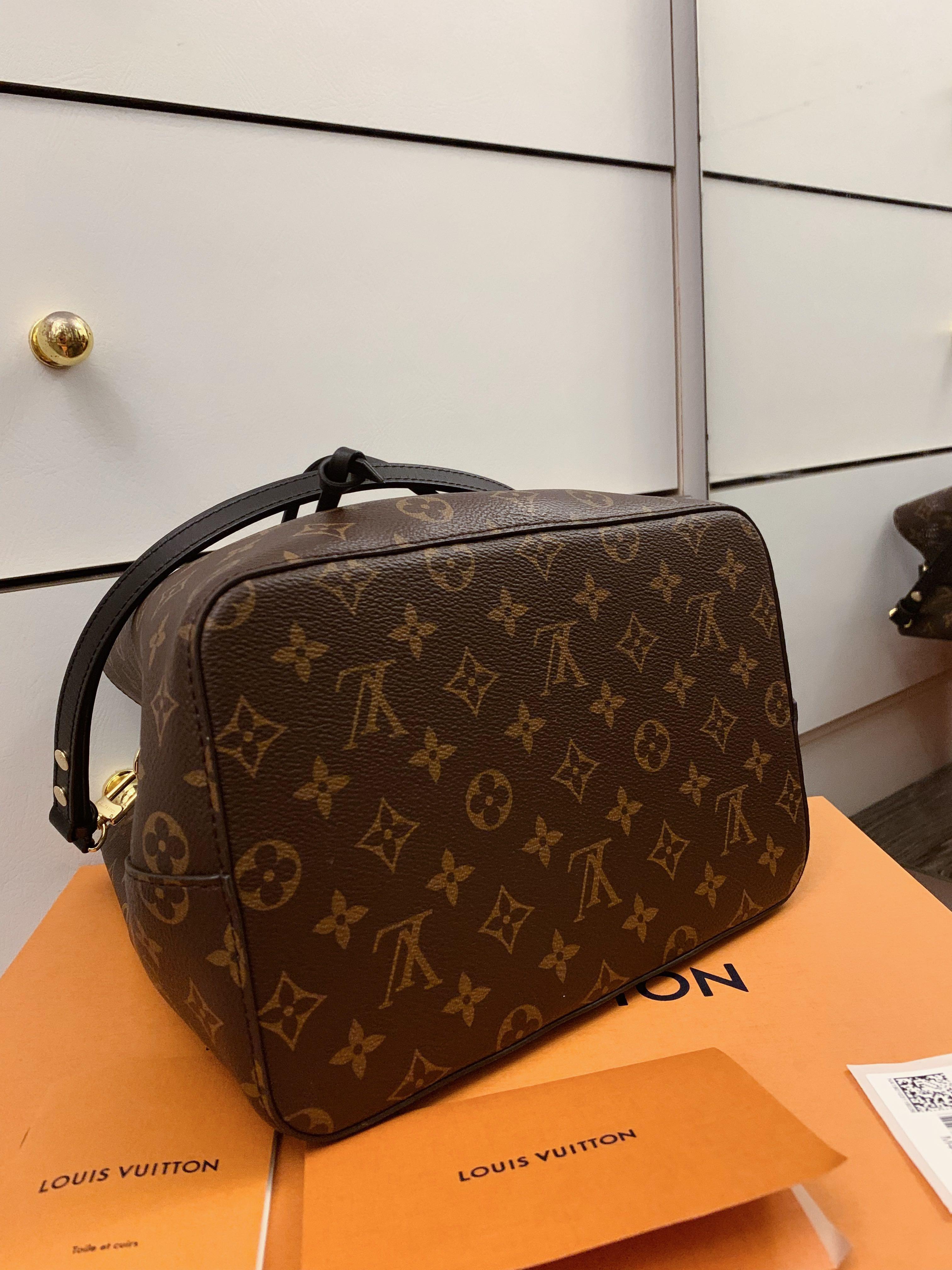 Louis Vuitton Neo Noe in black (FOC base shaper)