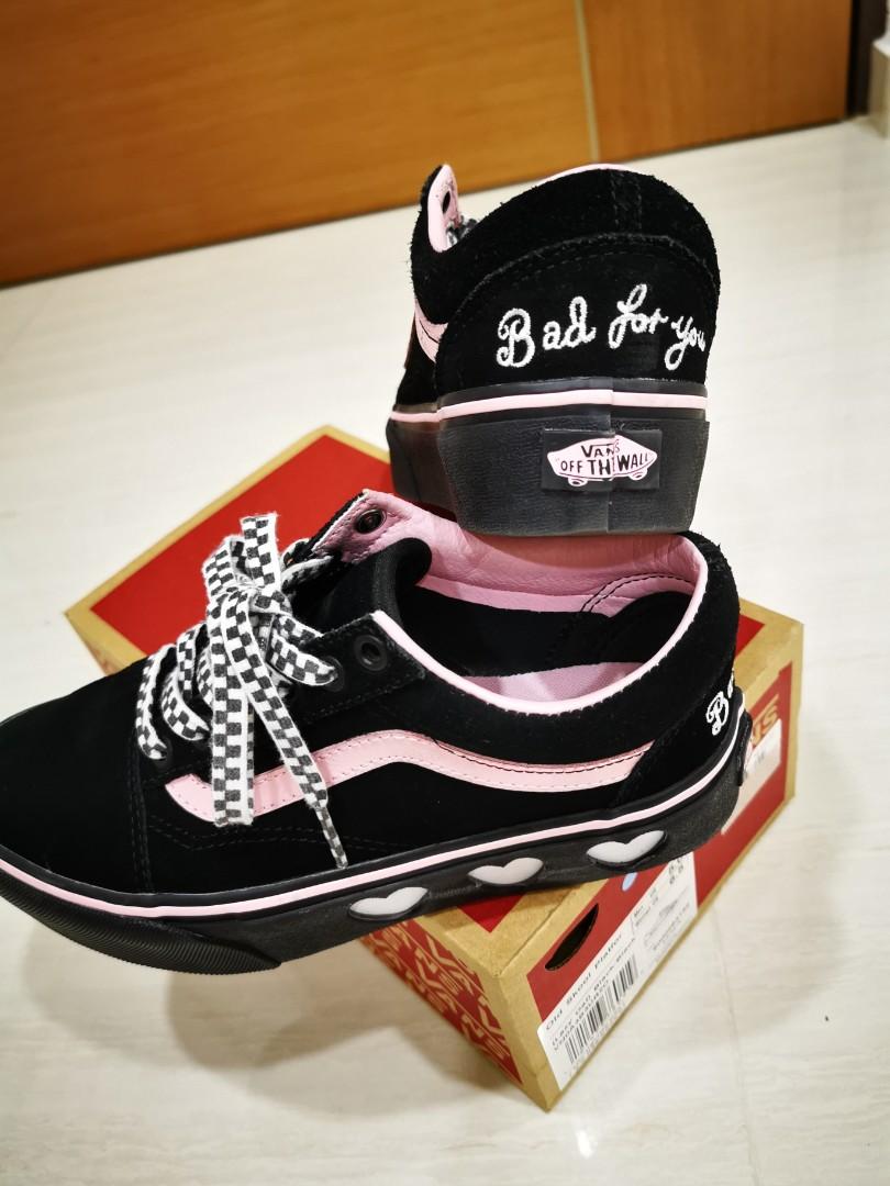vans shoes black and pink