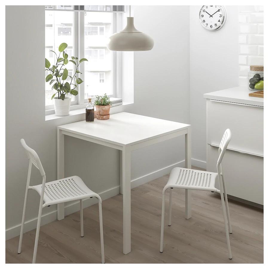 White Melltrop Table With 2 Red Chairs Furniture Tables Chairs On Carousell