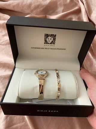 Anna Klein set