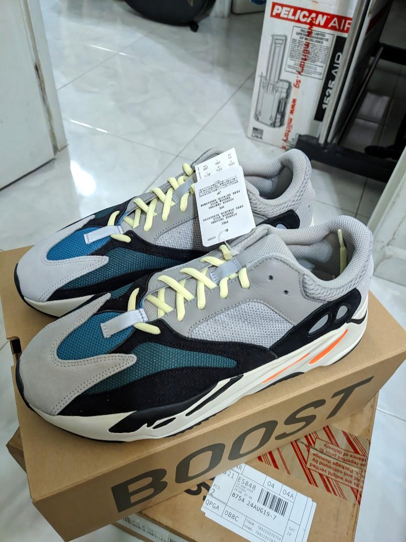 Yeezy 700 weight on sale with box