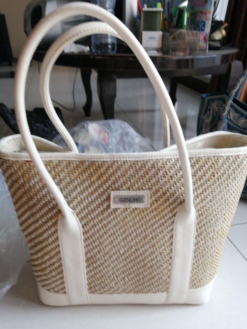 Gendhis bag on Carousell