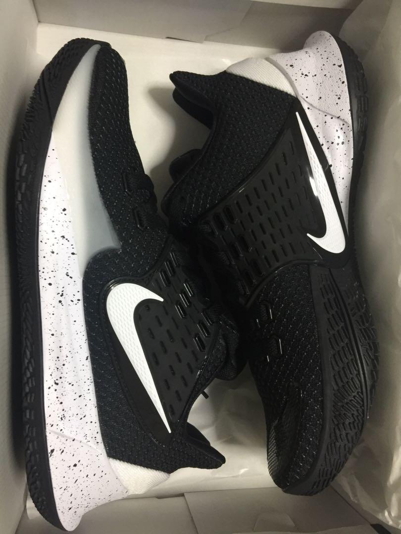 Kyrie Low 2 EP Black and White, Men's Fashion, Footwear, Sneakers on  Carousell