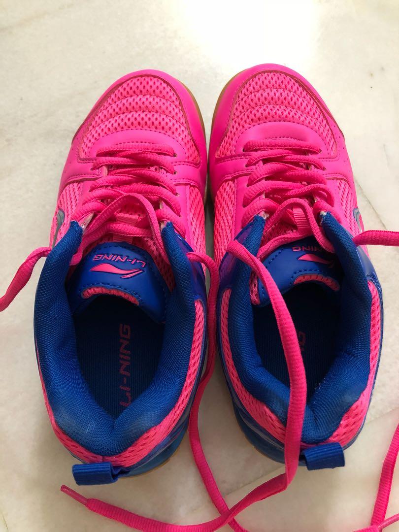 Lining Court / Badminton Shoes US5, Sports Equipment, Sports & Games