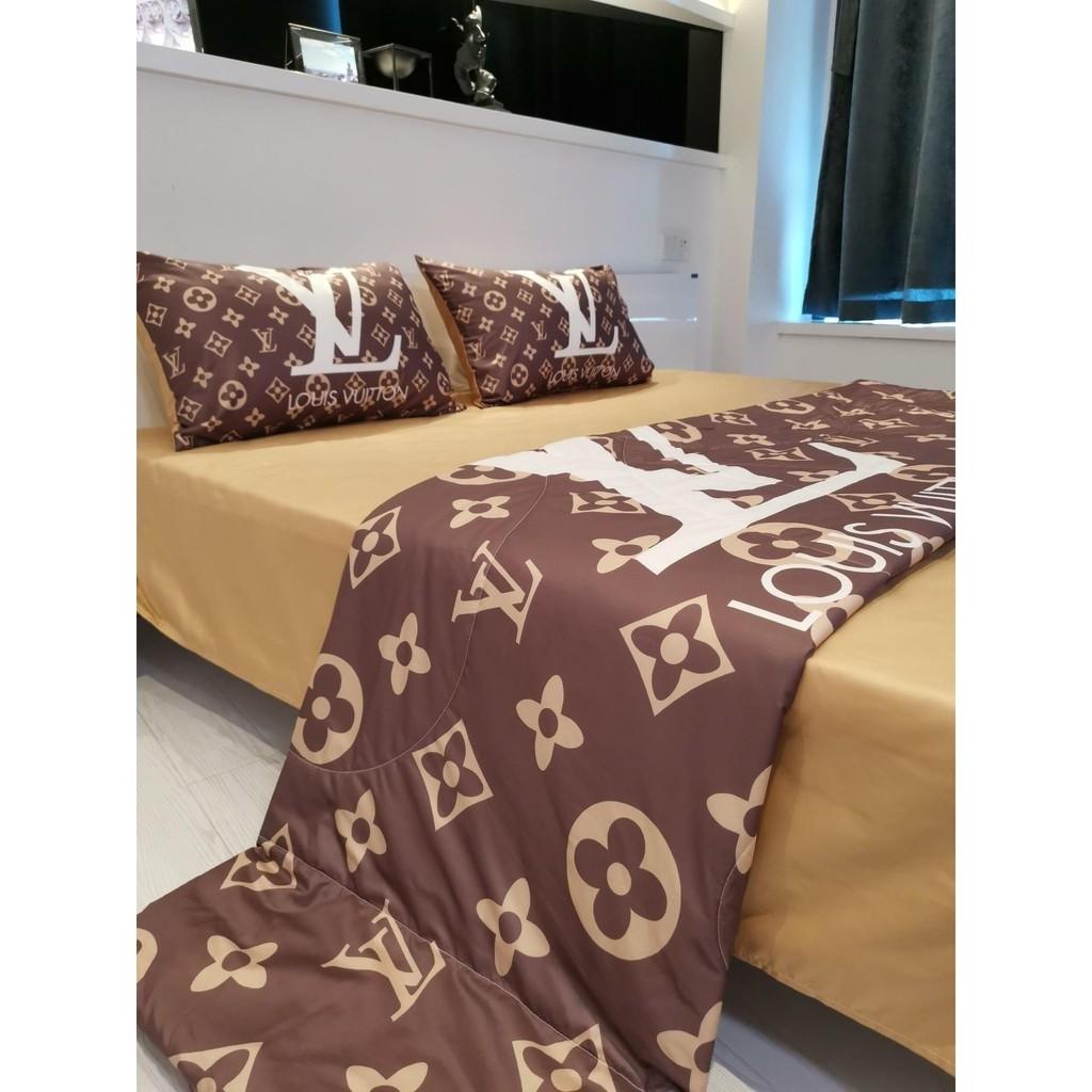 Louis Vuitton X Supreme bedsheet set with comforter, Furniture & Home  Living, Bedding & Towels on Carousell