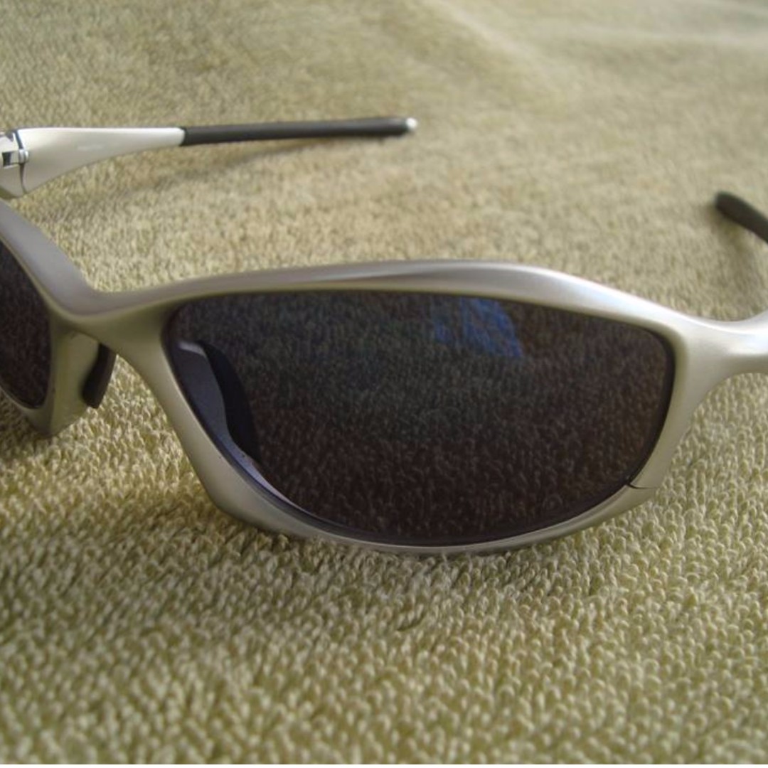 Oakley Hatchet, Men's Fashion, Watches & Accessories, Sunglasses & Eyewear  on Carousell