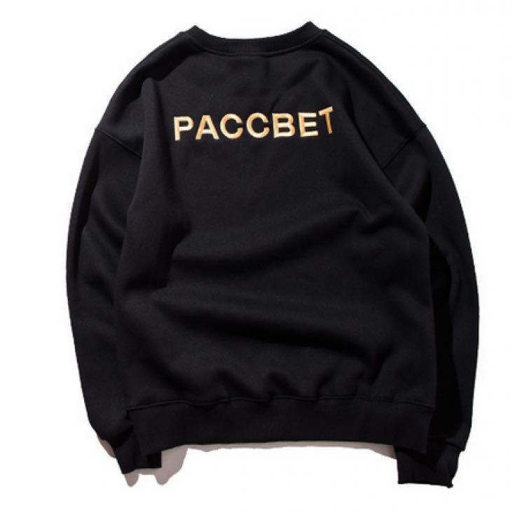 Paccbet Sweater