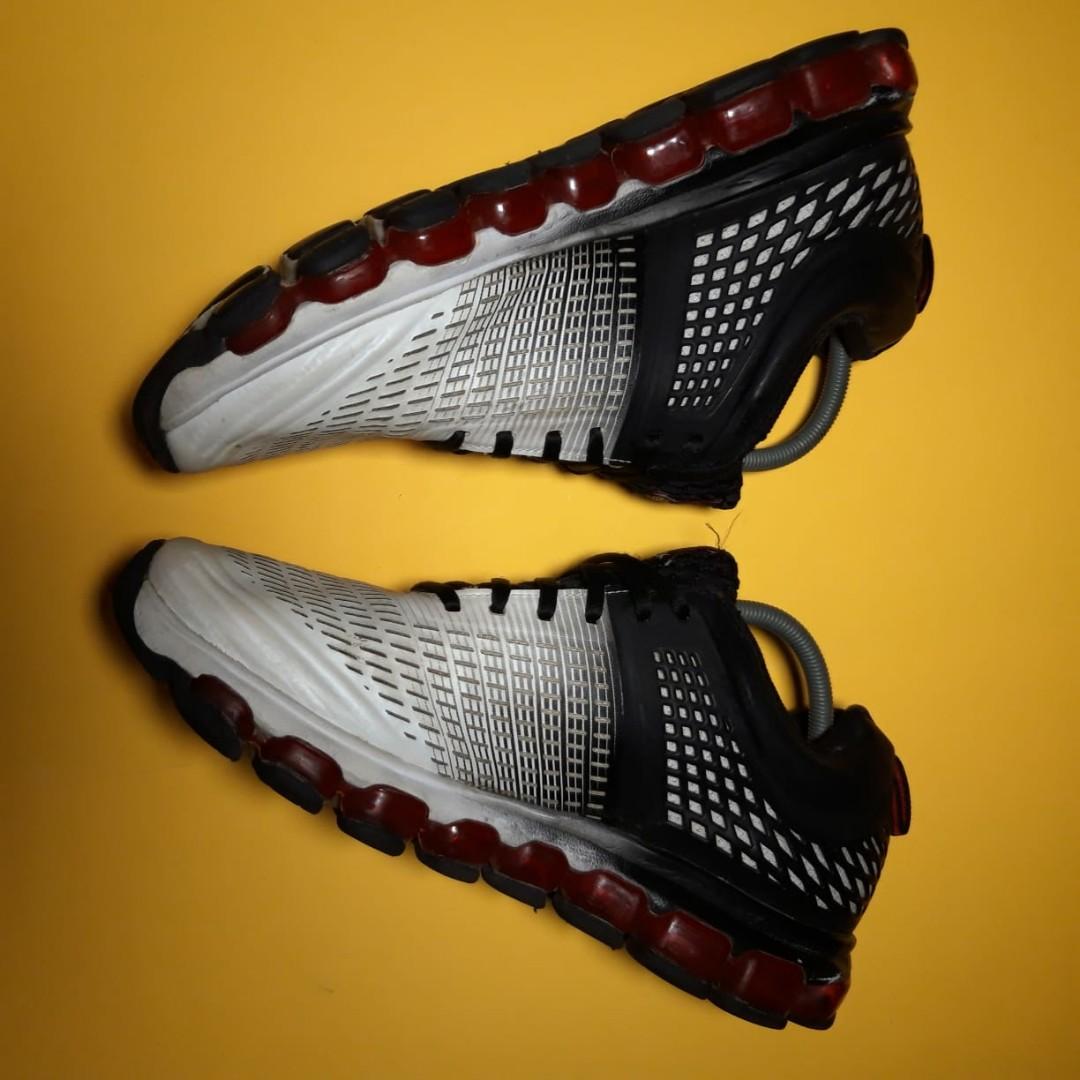 Tenis reebok jetfuse top