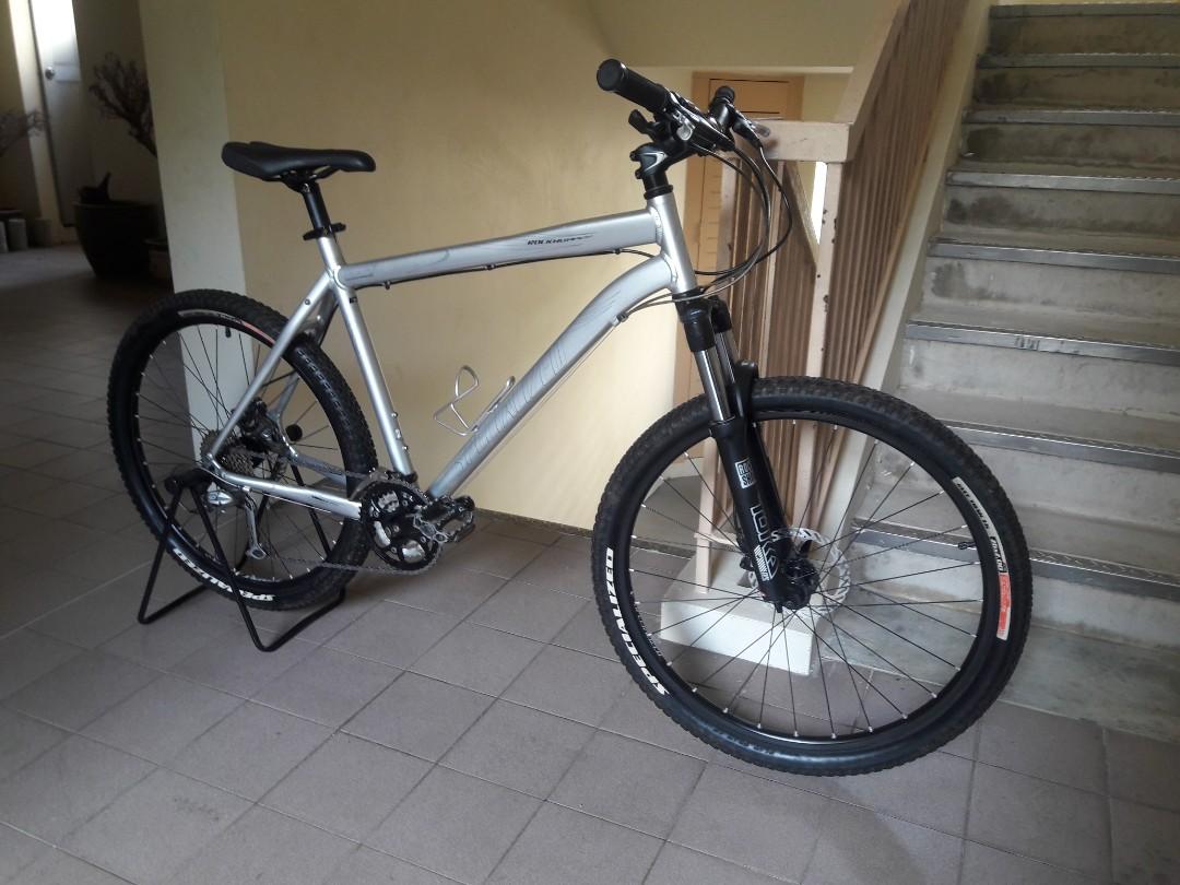 specialized rockhopper 26 mountain bike