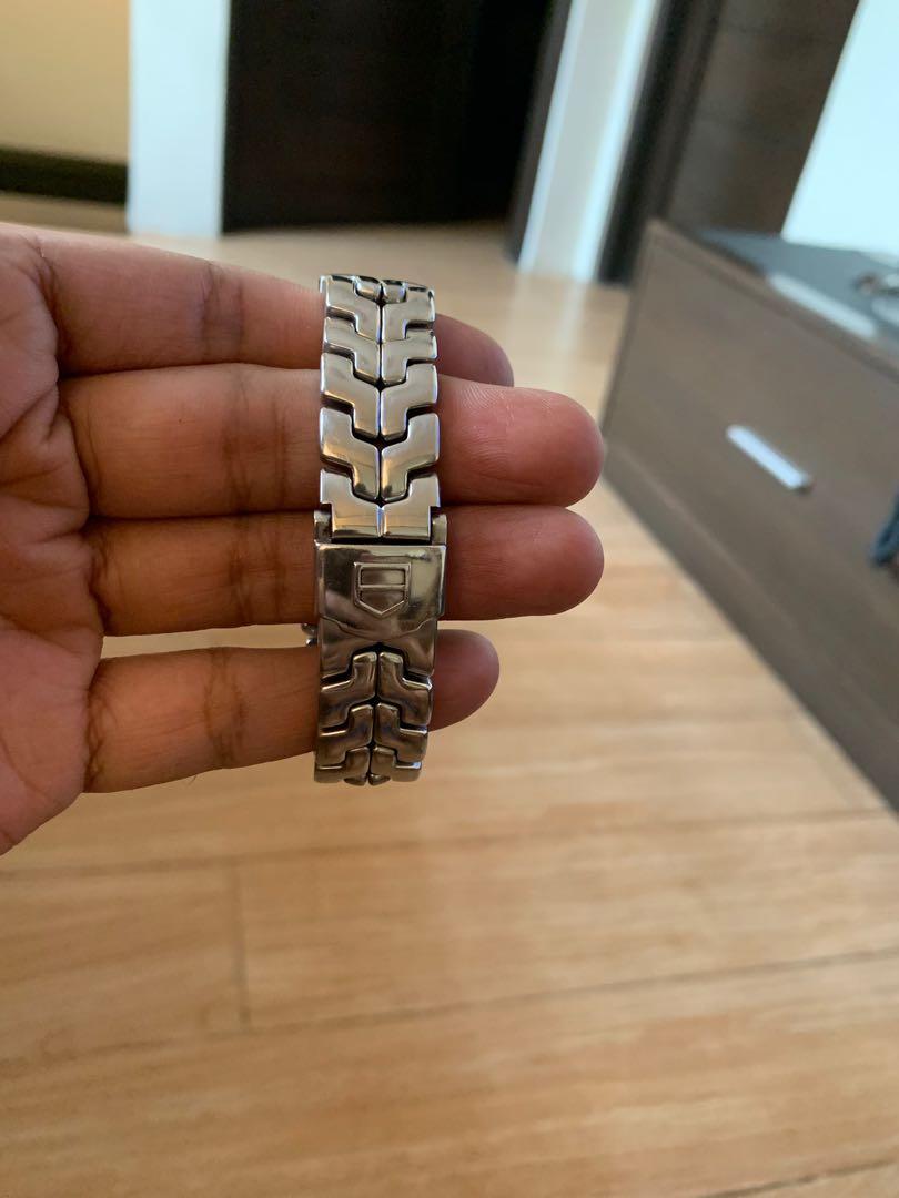 Tag Heuer Link Quartz Unisex (Category: Luxury Watches) located in Marikina City. Submitted by segundawatches (Listing ID 247507803, Image 3). Description: Tag Heuer Link Quartz Unisex Very Good Condition Juniot Size 34mm unit only for 23.8k open for swap please call or text 09171221534.