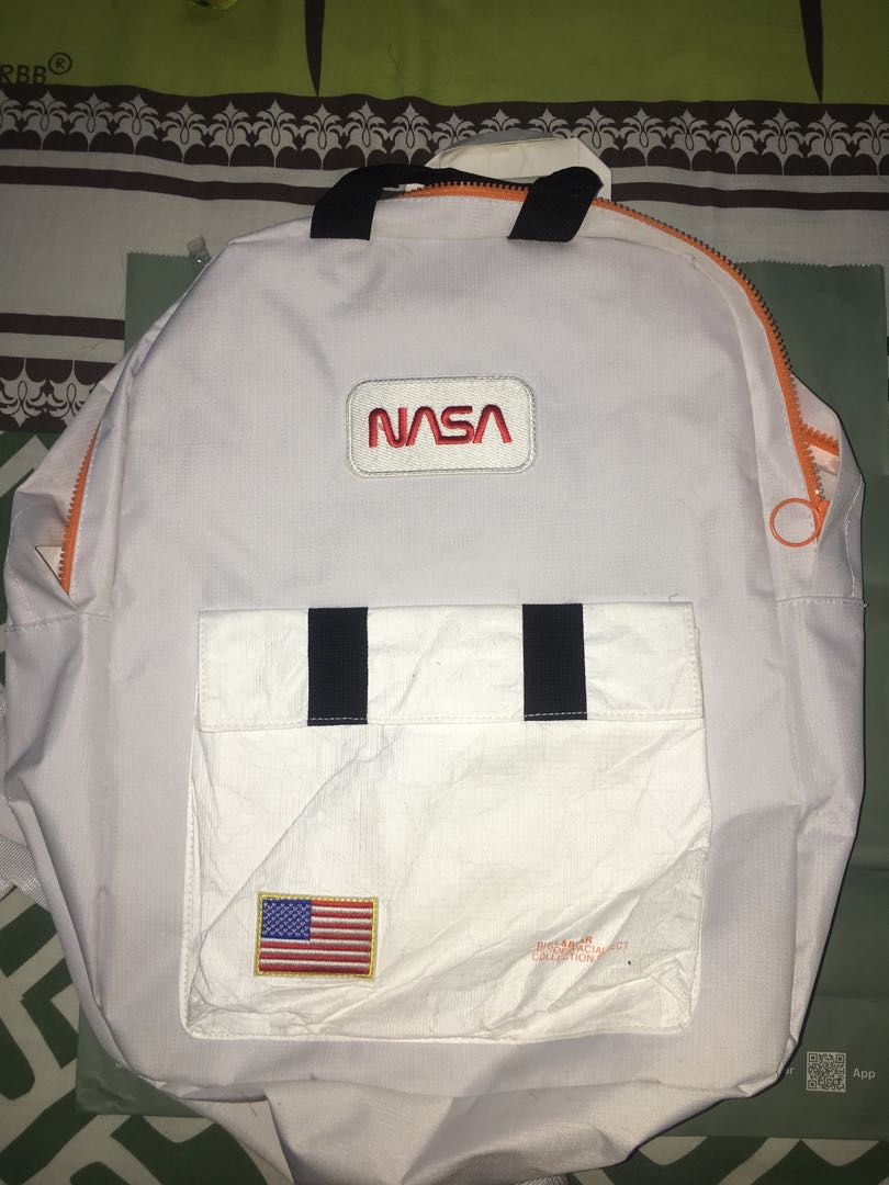 pull and bear nasa backpack