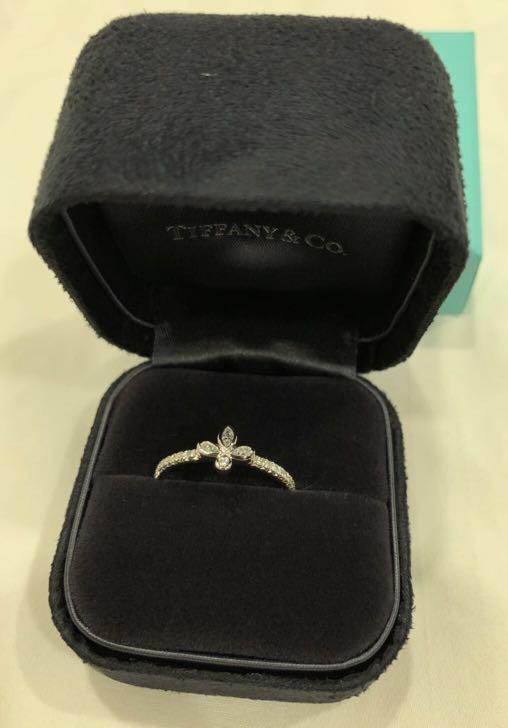 Tiffany and Co Fleur De Lis ring. Size 6