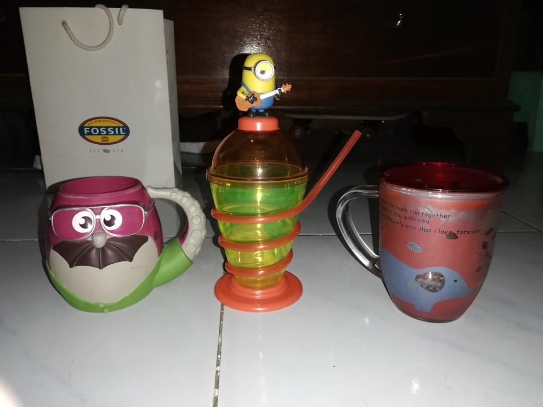 Thermos , Disney and other drinking items (Category: Everything Else Others) located in Makati City. Submitted by closet_stuff (Listing ID 247486976, Image 3). Description: Sold as is, take all for 500 Tumbler, mugs, etc Some used, some new Needs washing due stored long Set includes: ®Thermos 12oz. Disney Planes FUNtainer ®Disney Toy Story Cup Minions Sippy Neoflam water bottle Bamboo straw cup with cover.