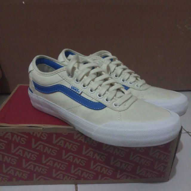 vans chima pro 2 white and blue