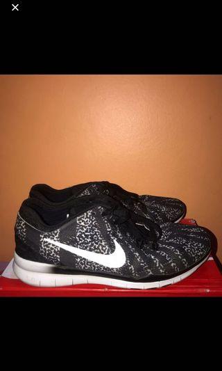 nike free 0.5 running shoes