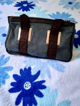 Tas Fendi Authentic ada no seri