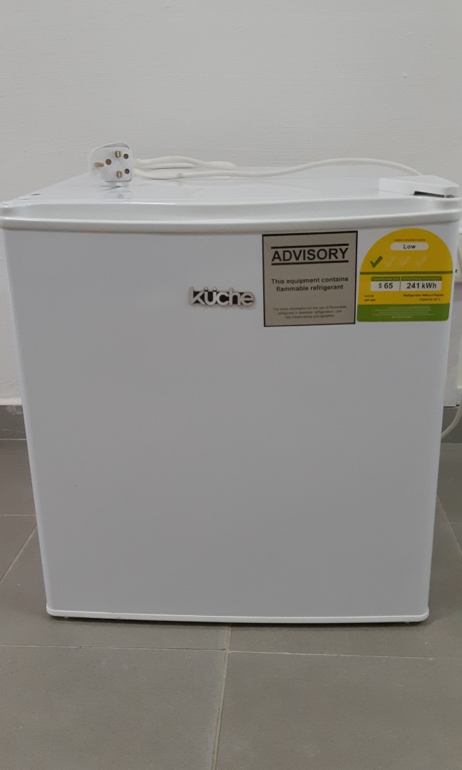 Bar fridge for your bedroom, TV & Home Appliances, Kitchen Appliances, Refrigerators & Freezers