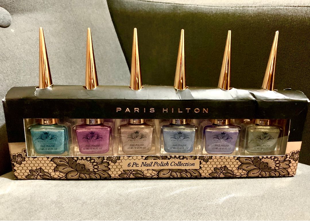 Elegant Paris Hilton Nail Set