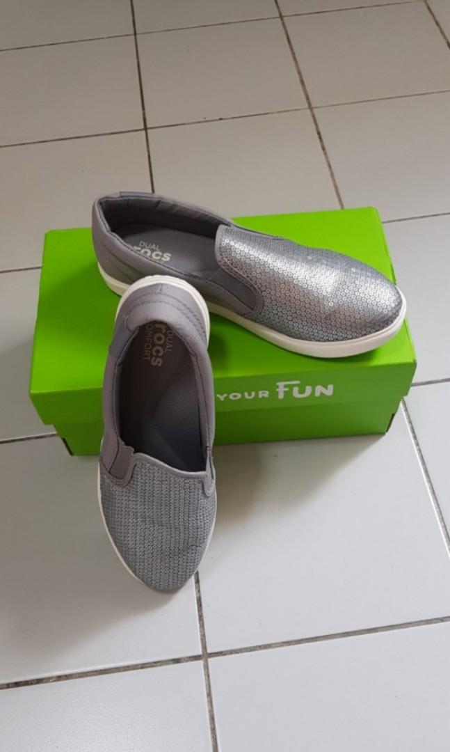 Crocs citilane deals sequin slip on