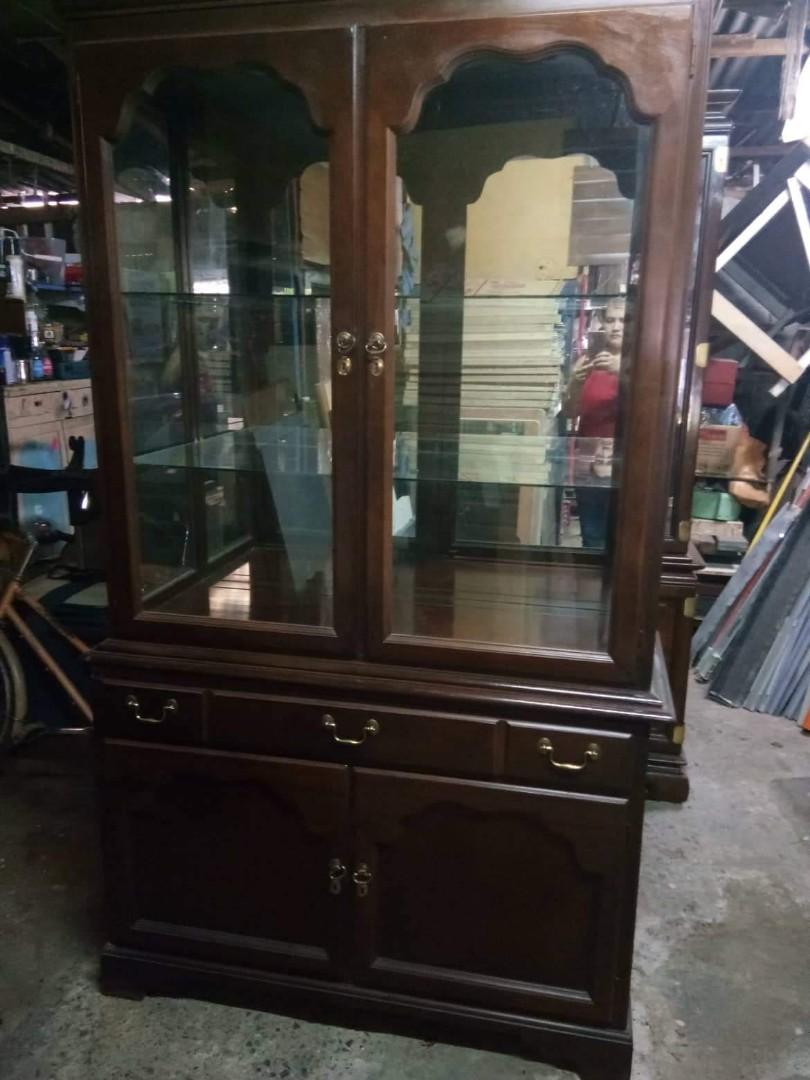 Drexel Heritage China Cabinet Made Of Gum Tree And Cheery Wood