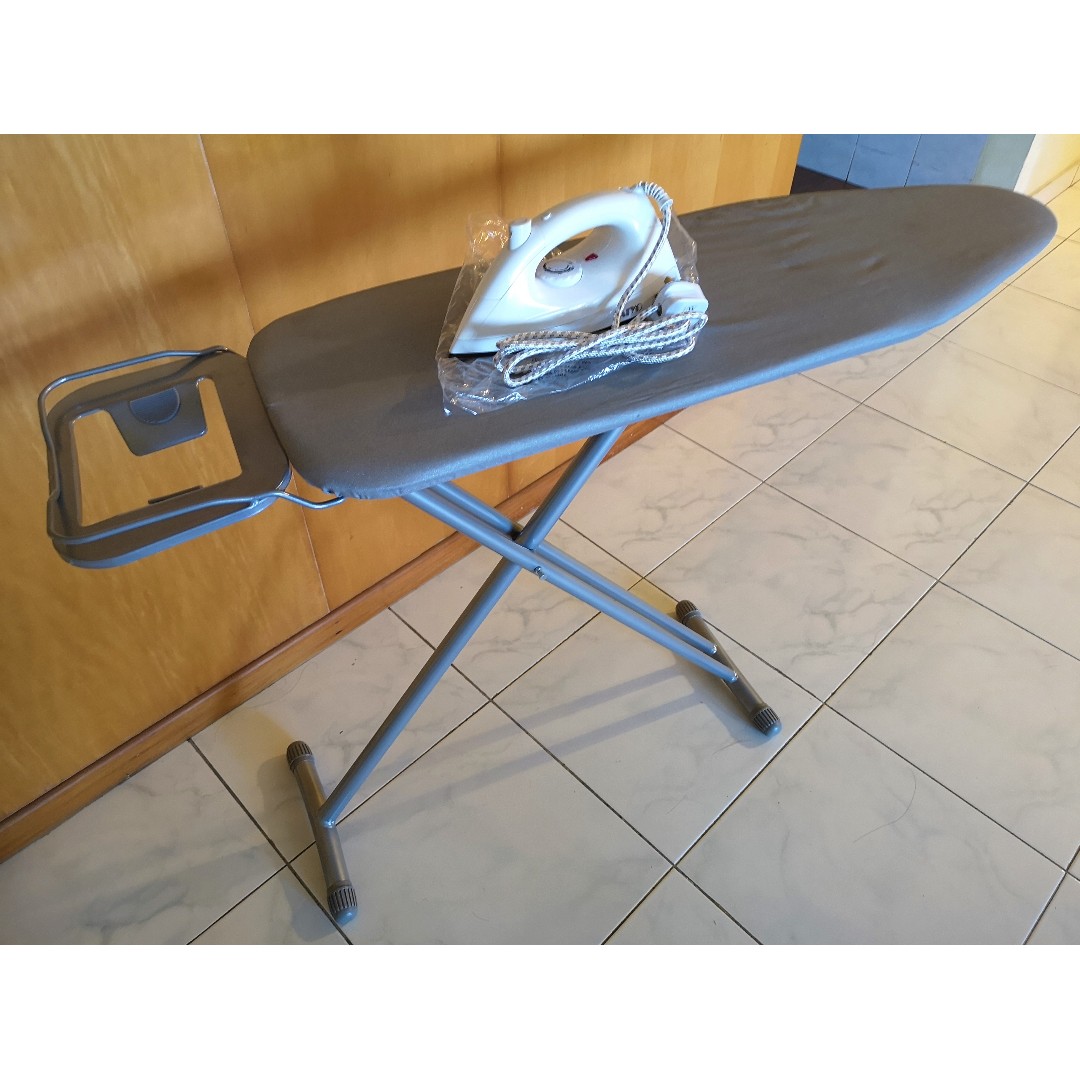 Dry iron with stand new arrivals