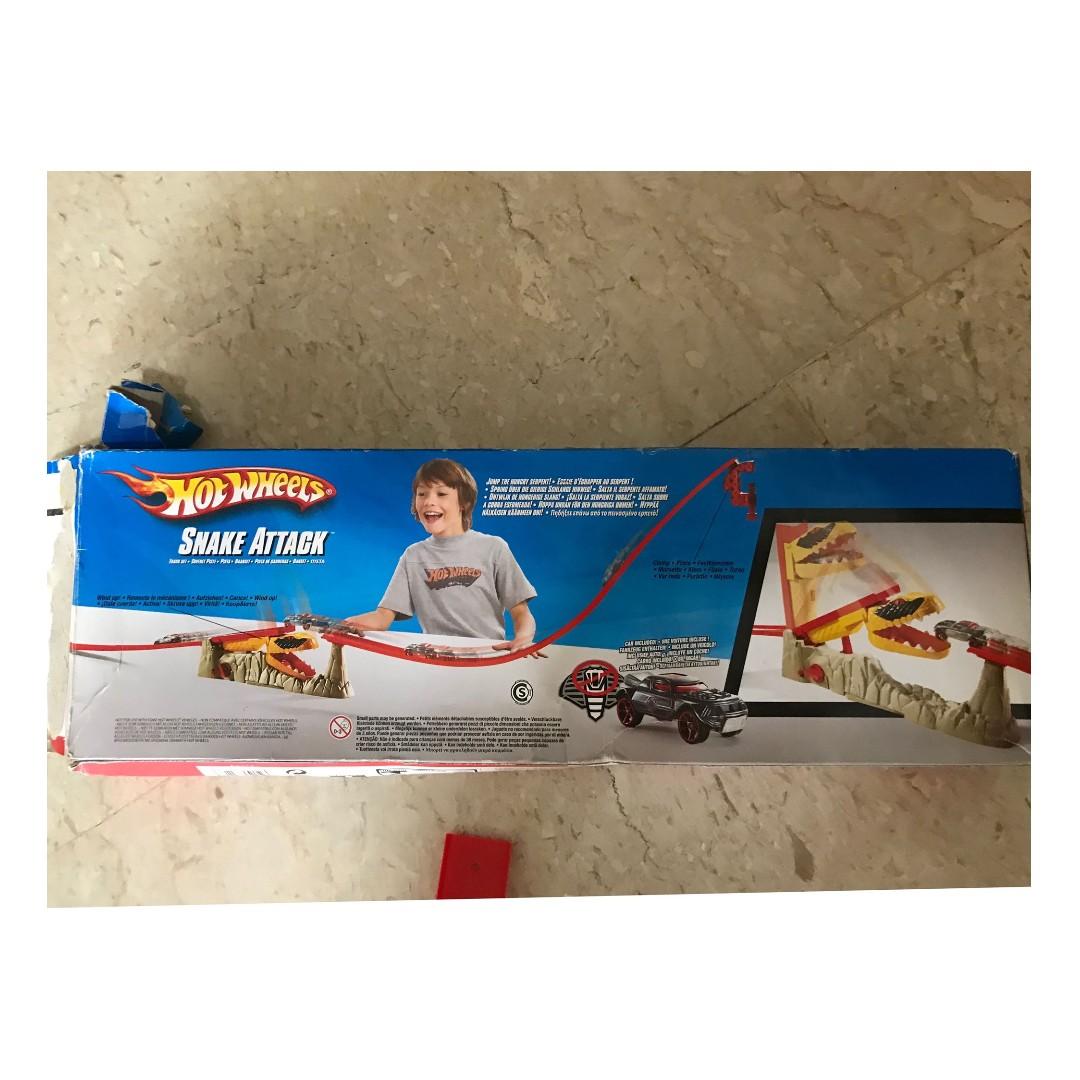 hot wheels snake attack
