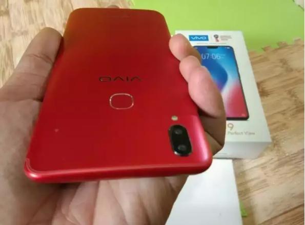 Hp Vivo V9 Ram 4gb Internal 64gb Warna Merah Telepon Seluler Tablet Ponsel Android Lainnya Di Carousell