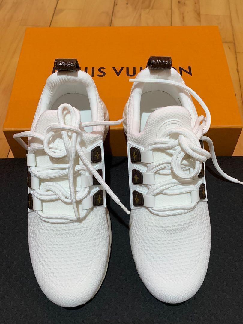 lv runners white