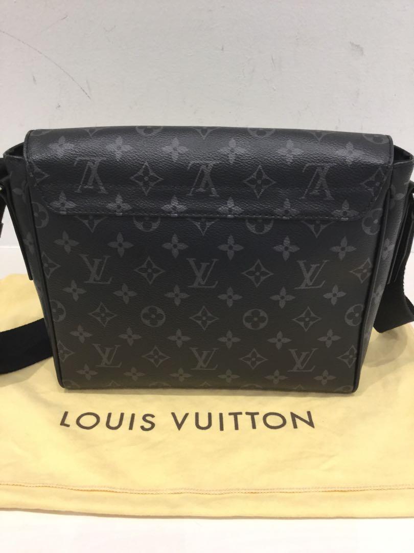 LOUIS VUITTON M44000 DISTRICT PM, Luxury, Bags & Wallets on Carousell