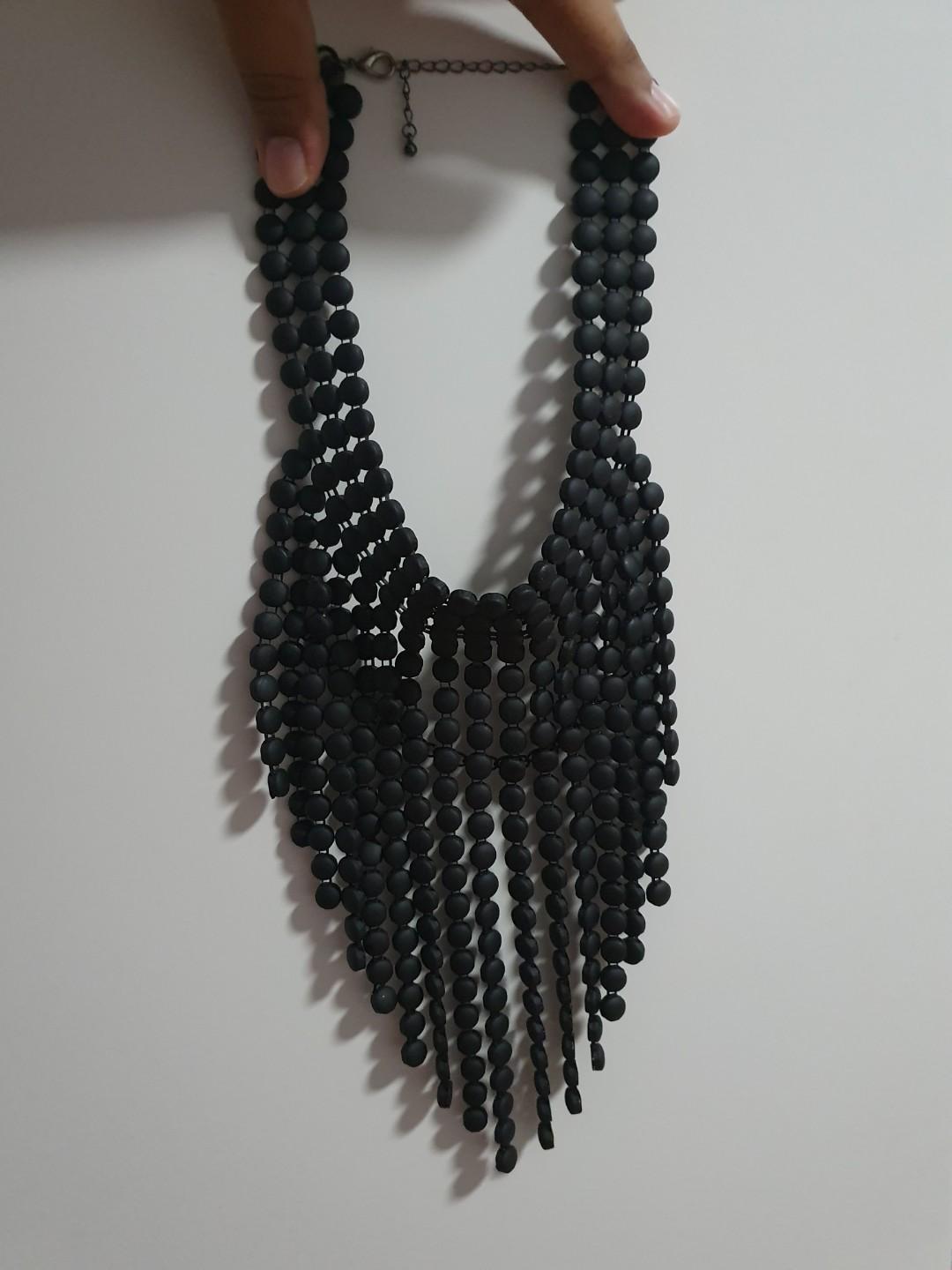 Lovisa hotsell black necklace