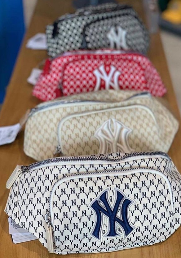 MLB NEW YORK YANKEES MONOGRAM WAIST BAG Men s