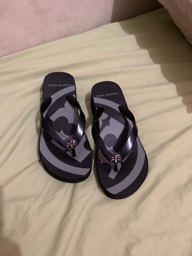 tory burch flip flops poshmark