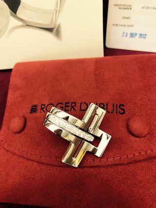 Roger Dubuis Follow Me rose gold cross ring
