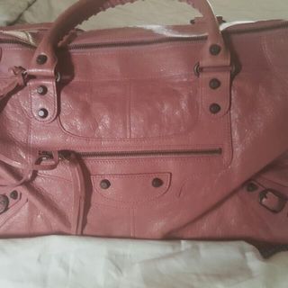 (Category: ) located in . Submitted by love_shopping01 (Listing ID 69402151, Image 1). Description: .