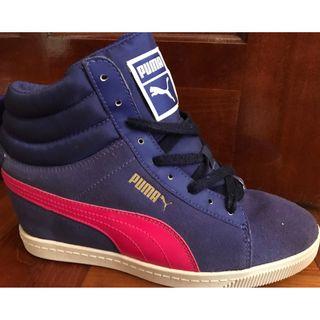 PUMA Slightly heeled bradn new sneakers