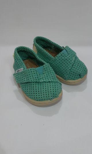 Tiny TOMS Classics slip on shoes (Teal, 9-12 mos)