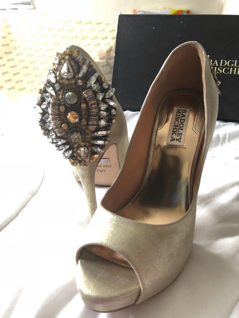 Badgley Mischka Wedding Shoes (Category: Heels) located in Manila. Submitted by skley (Listing ID 247825727, Image 1). Description: Authentic Badgley Mischka Shoes perfect for wedding and formal events. Slightly used. Worn only once for prenup pictorial only. Comes with a box. Size: 7 1/2 In good condition. .