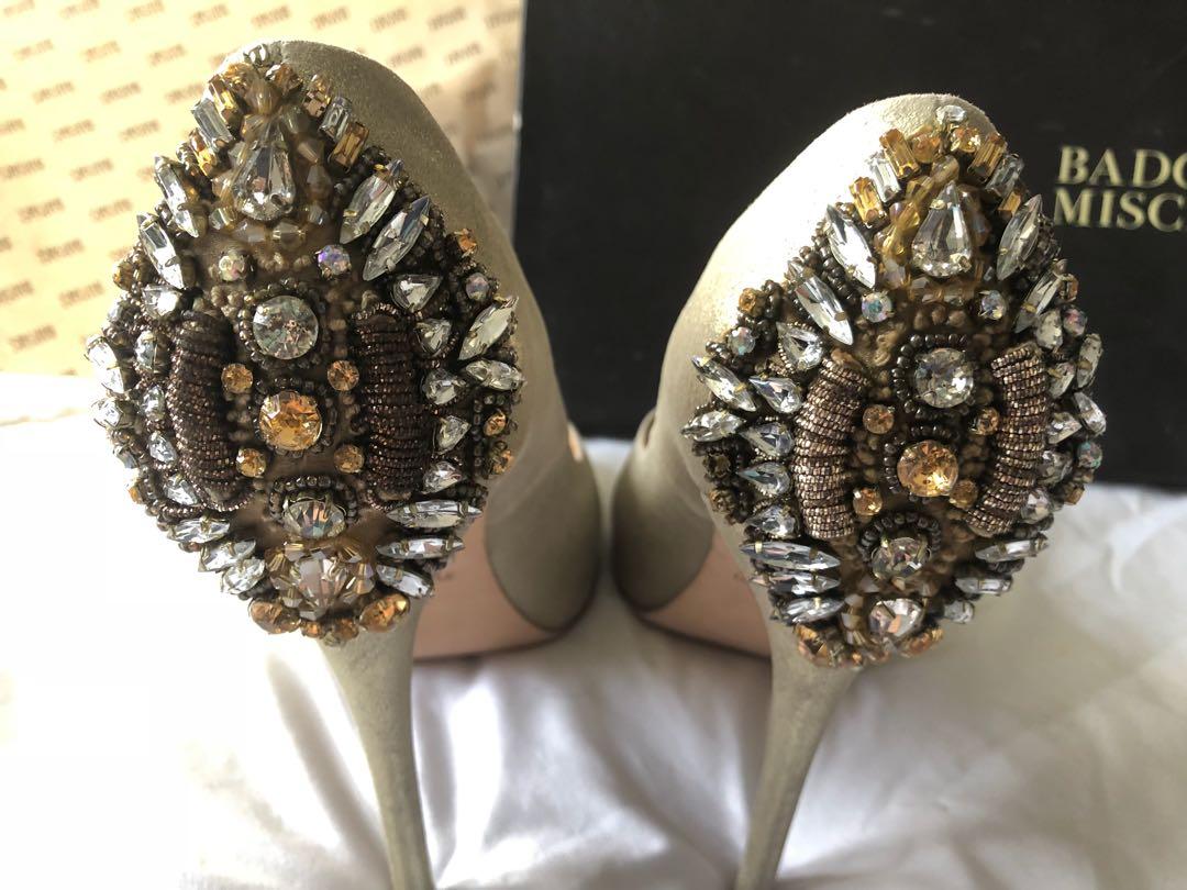 Badgley Mischka Wedding Shoes (Category: Heels) located in Manila. Submitted by skley (Listing ID 247825727, Image 2). Description: Authentic Badgley Mischka Shoes perfect for wedding and formal events. Slightly used. Worn only once for prenup pictorial only. Comes with a box. Size: 7 1/2 In good condition. .