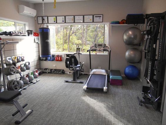 Local gyms selling store equipment