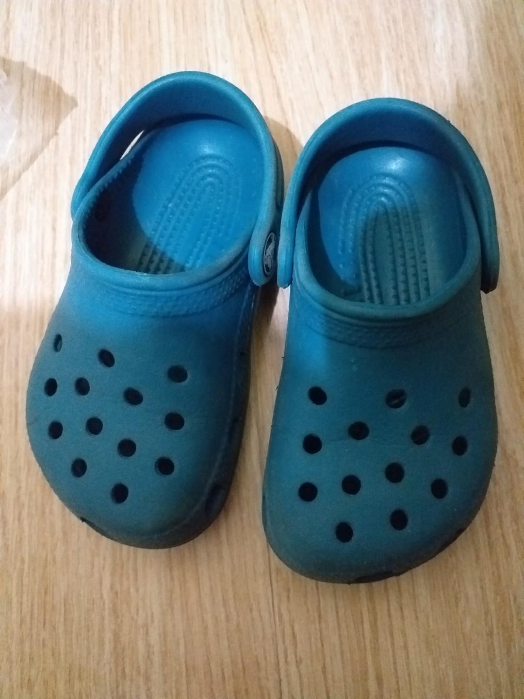toddler boy crocs size 9