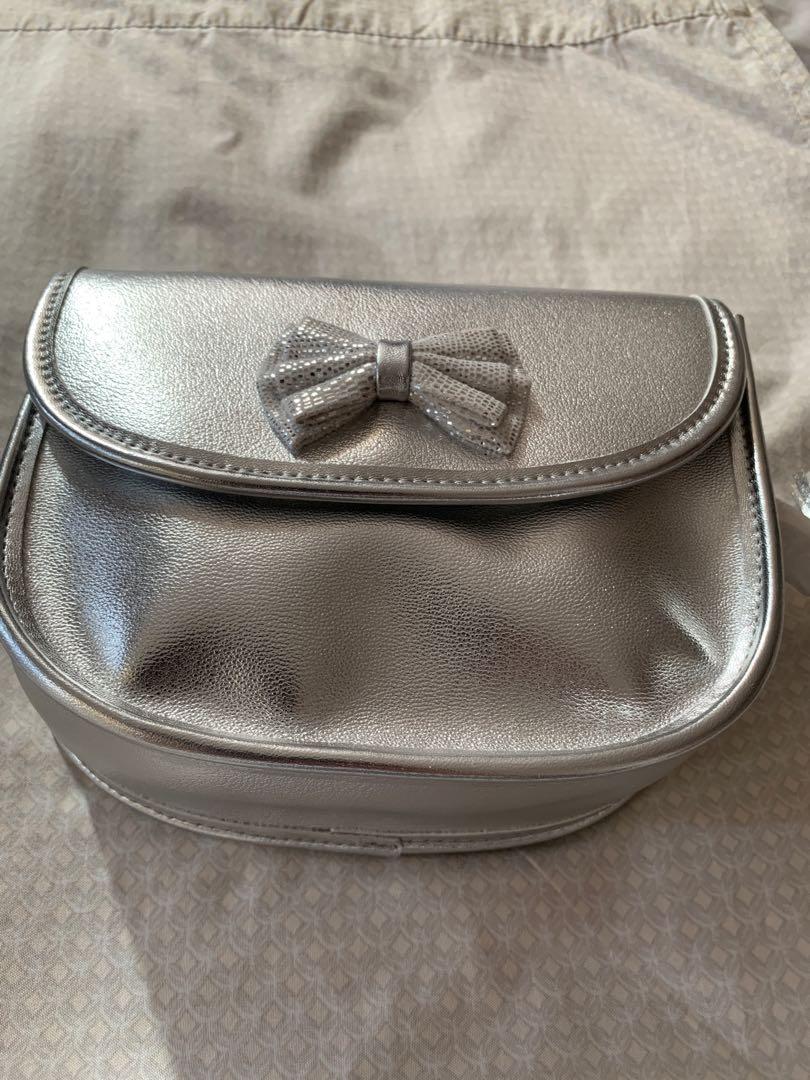 Girls Shoulder Bag (Category: Diaper Bags & Wetbags) located in Taguig. Submitted by jiszi (Listing ID 247778893, Image 2). Description: Brandnew Ideal for girls age 4 and up.