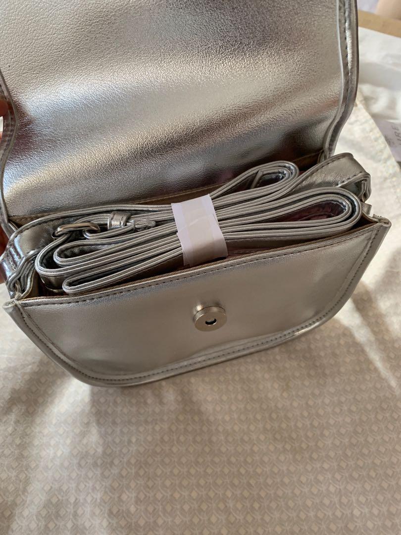 Girls Shoulder Bag (Category: Diaper Bags & Wetbags) located in Taguig. Submitted by jiszi (Listing ID 247778893, Image 3). Description: Brandnew Ideal for girls age 4 and up.
