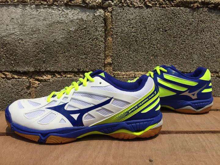 Mizuno Wave Hurricane 3 Men s Fashion Activewear on Carousell