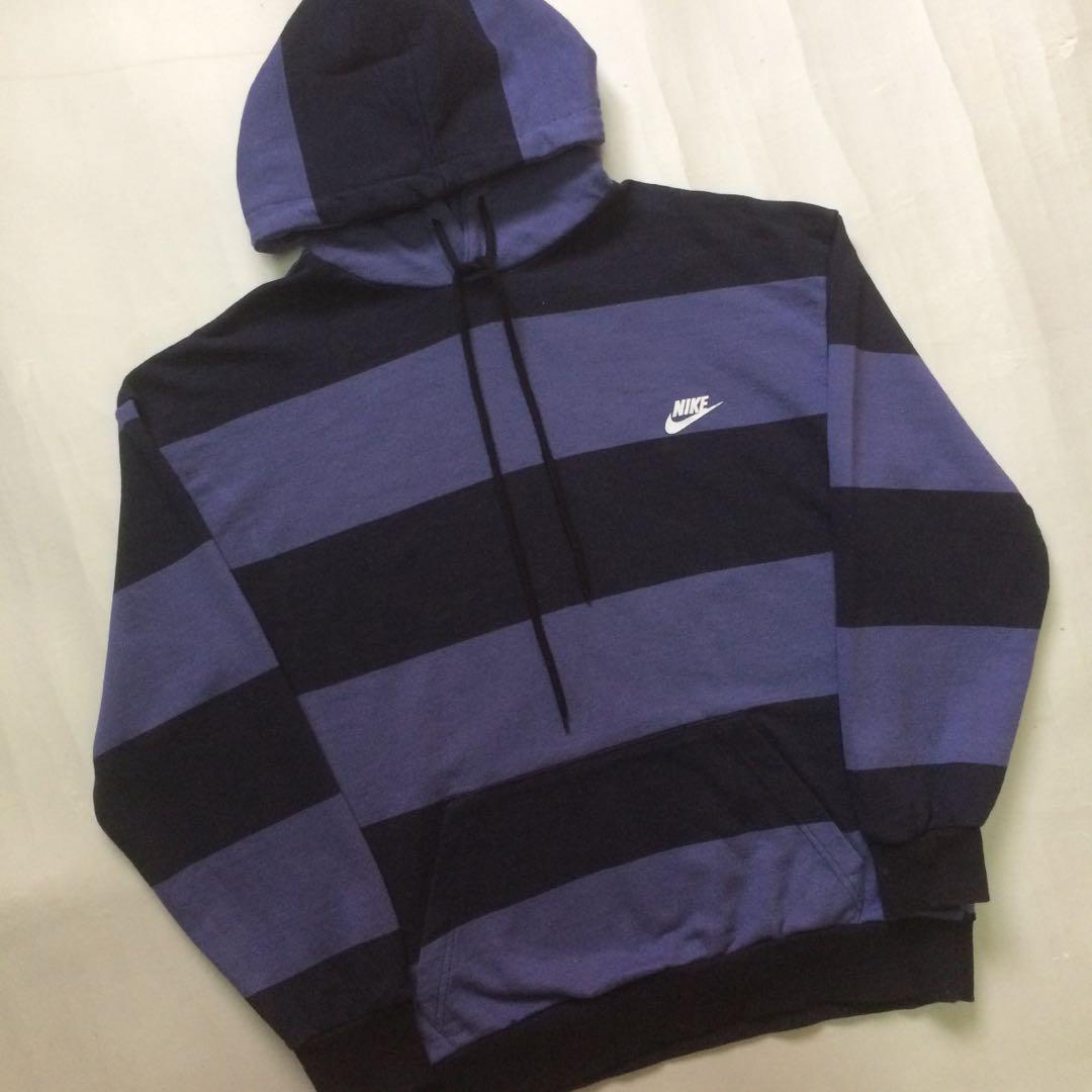 Nike hoodie stripe hot sale